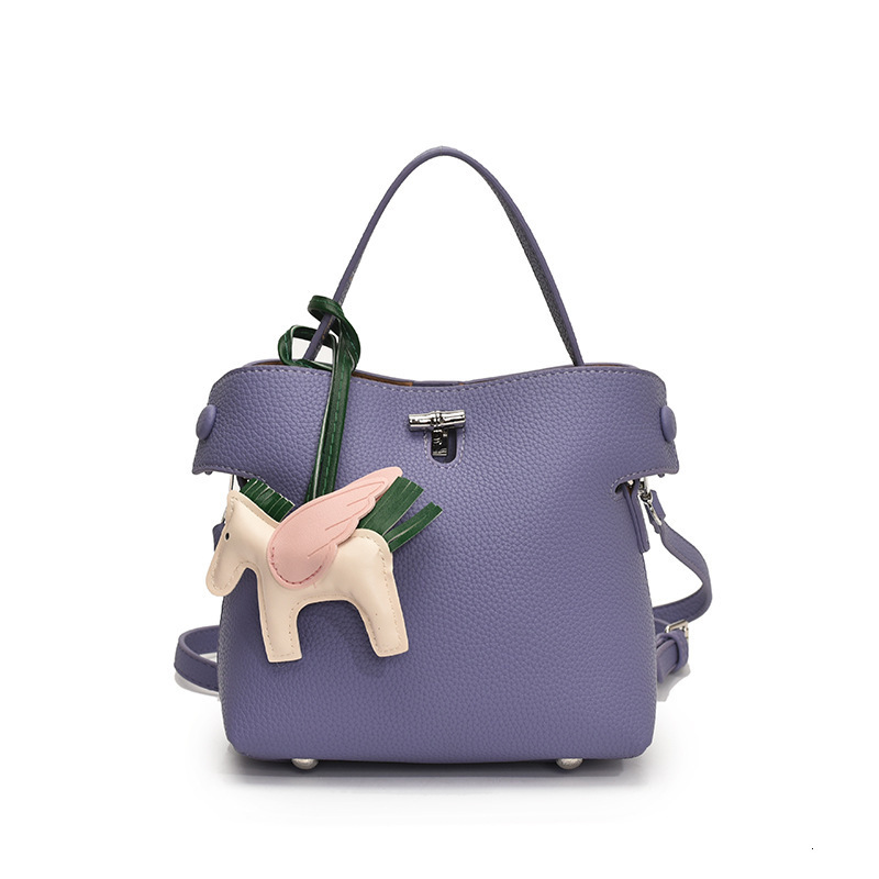 Designer Handbag Korean Niche Design Simple Hand Held Commuting Bag Women S Summer Versatile New Fashion Crossbody Bucket Bag Mini Storage Bag Free Sh