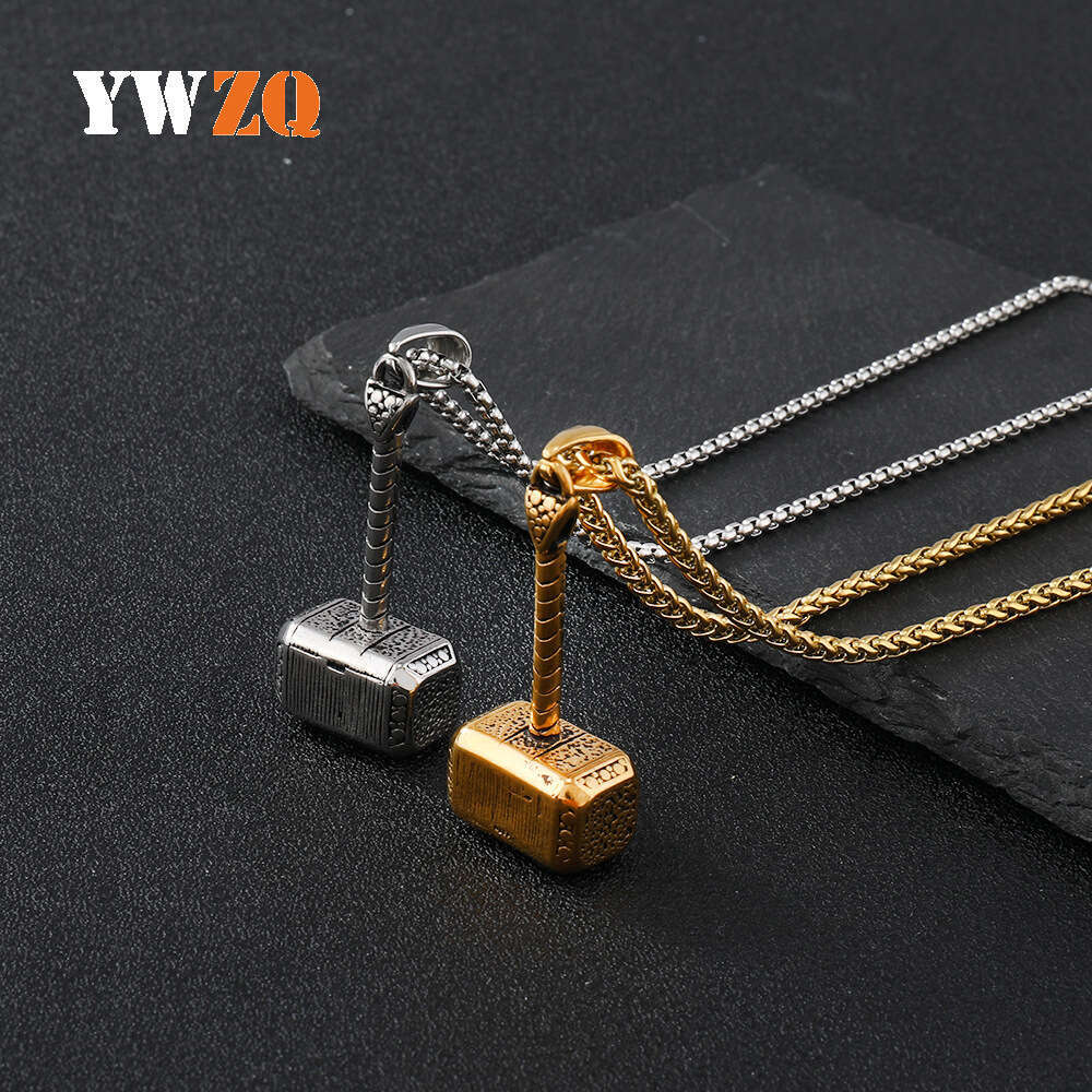 Hot selling cast titanium color resistant, personalized hammer pendant necklace, men's stainless steel jewelry