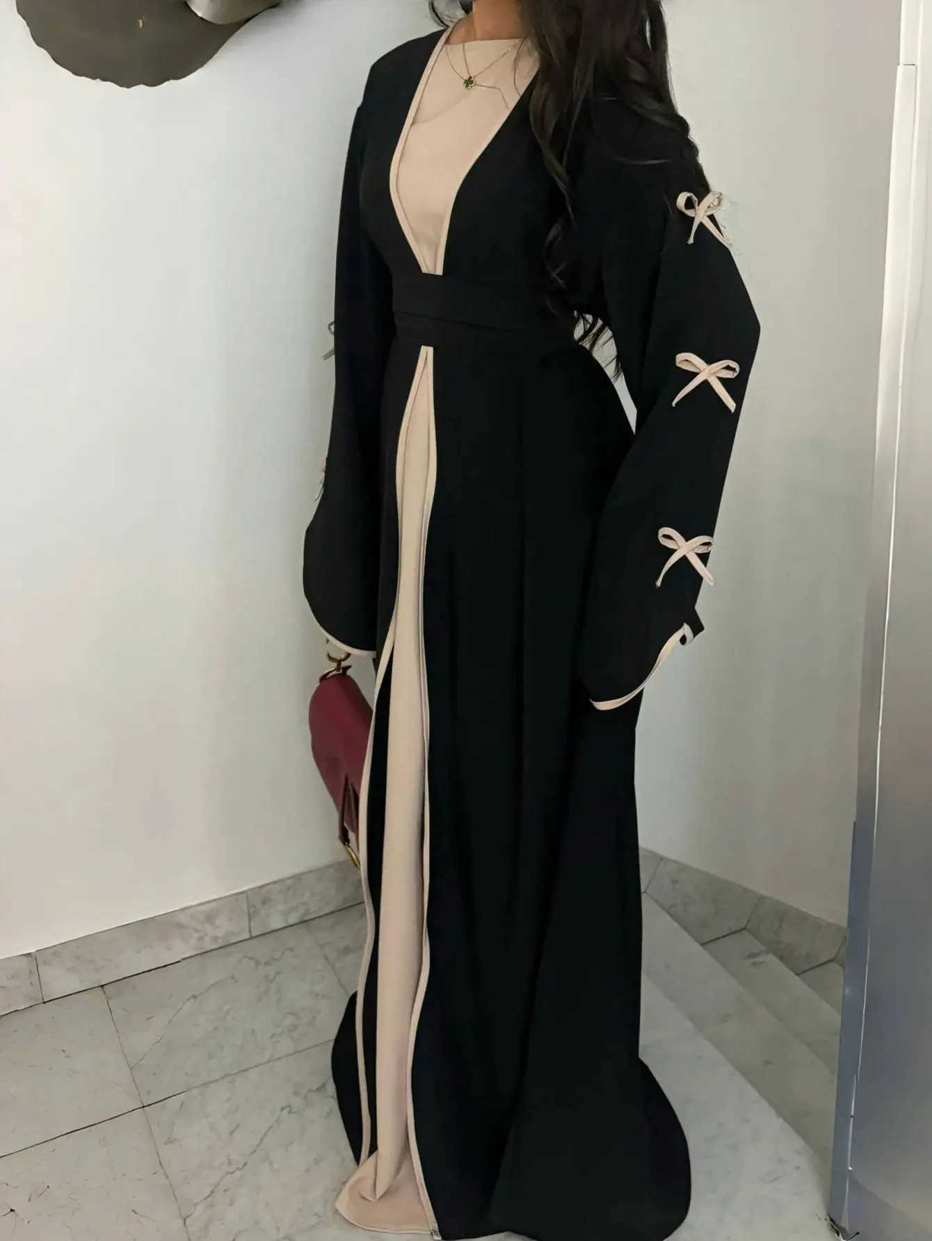 2025 New Dubai Stylish Islamic Black Abaya for Muslim Women Belted Design with Bow Detailing Modest Long Dress for Middle East X250514