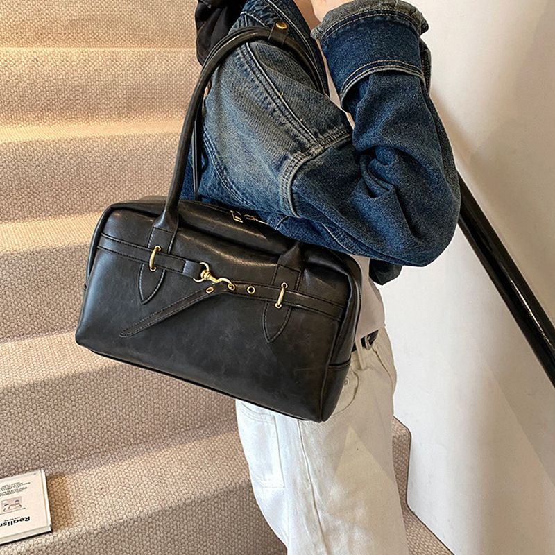 2025 Spring/Summer New Large Capacity Women's Underarm Bag Single Shoulder Designer Commuter High end Retro Multi functional Boston Pillowcase