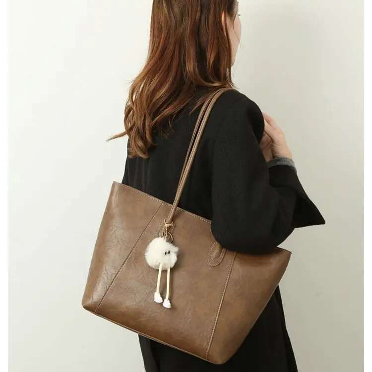 2025 SS Recycled PU Messenger Bag Elegant Pleated Design Adjustable Strap Women's Casual Purse For Daily/Outdoor/Weekend Use