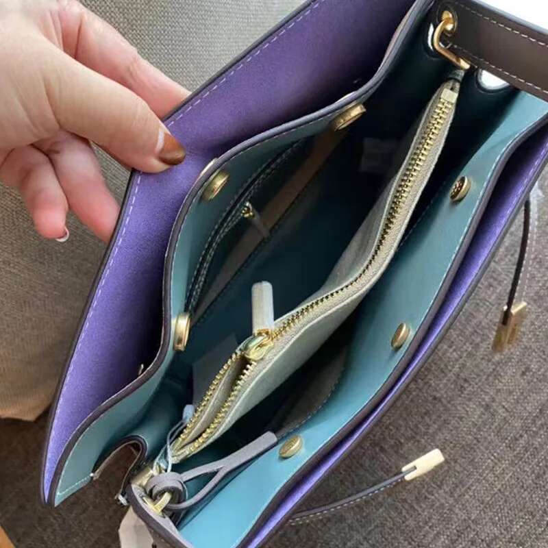 Cowhide Retro Matte Hardware Women's Bag Large Capacity