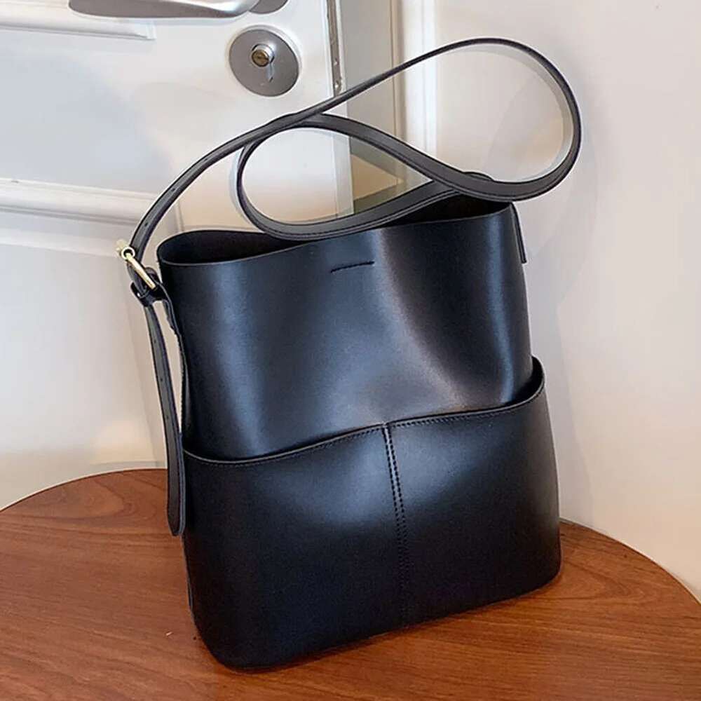 Women's Casual Soft Skin Tote Large-Capacity Bucket Advanced Sense Niche Ladies Versatile Commuter Designer Shoulder Bag