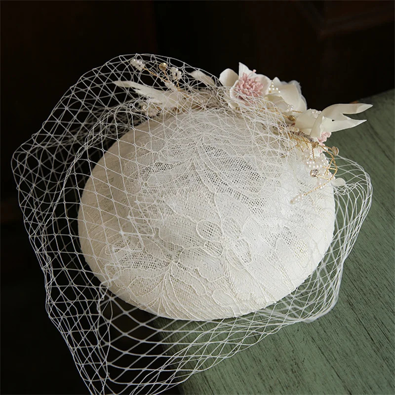 Pearls Flower Bridal Hat with Veil Short Mesh Weddings Hat for Bride Cap Fashion Church Womens Party Headwear noivas 250513