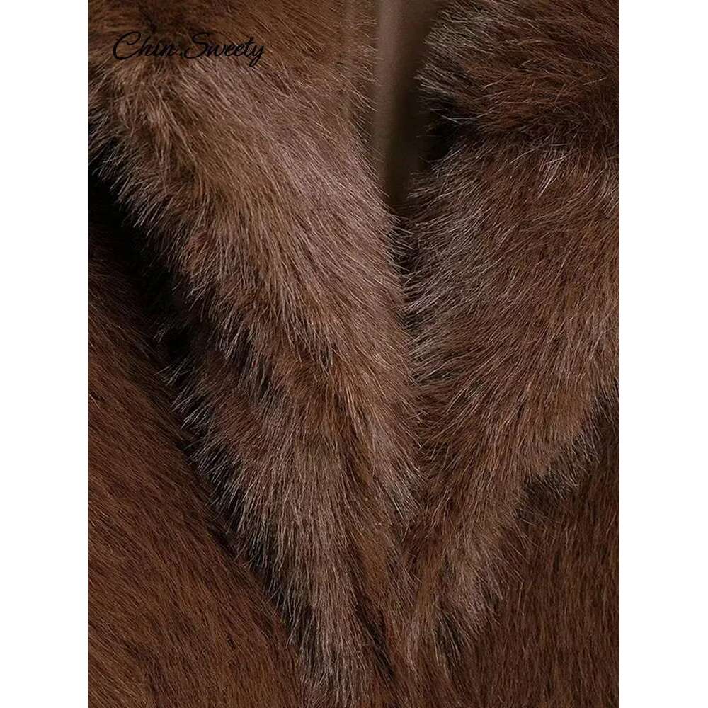 Brown Lapel Faux Fur Short Coat Women Fluffy Long Sleeve Warm Thick Loose Jacket 2024 Autumn Winter Lady High Street Outwear Designer Designer