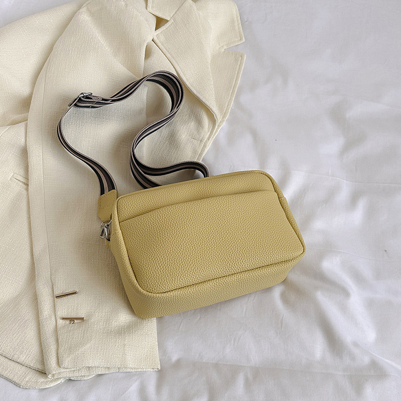 Free Delivery Designer Bag Trendy 2025 Fashion Casual Solid Color Crossbody Women's Wide Strap Single Shoulder Small Square Bag Luxury Bag