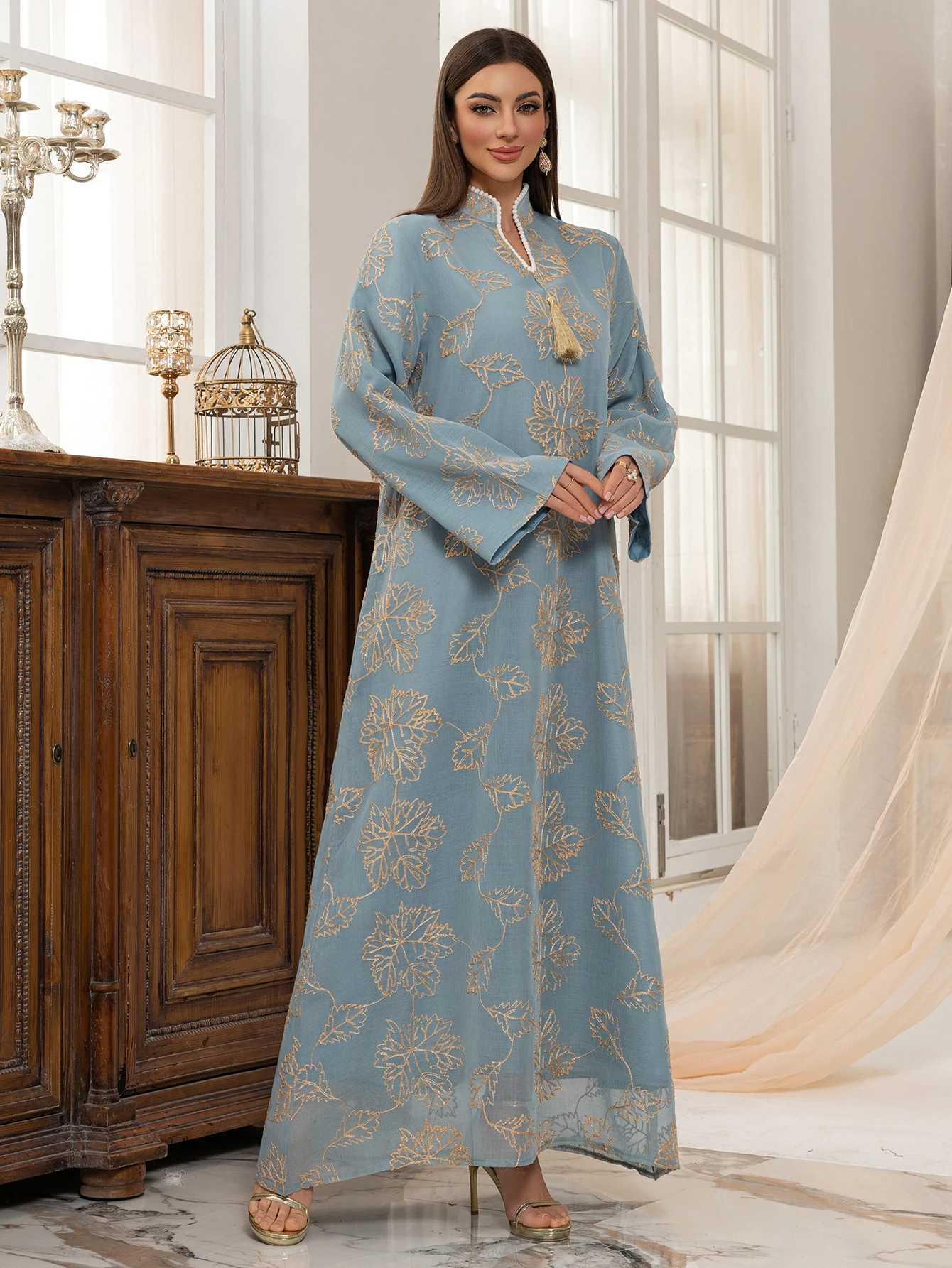 New Muslim Light Abaya Embellished with Golden Leaf Tassel Adornment for Daily Wear and Festive Occasions in Islamic Communities X250514