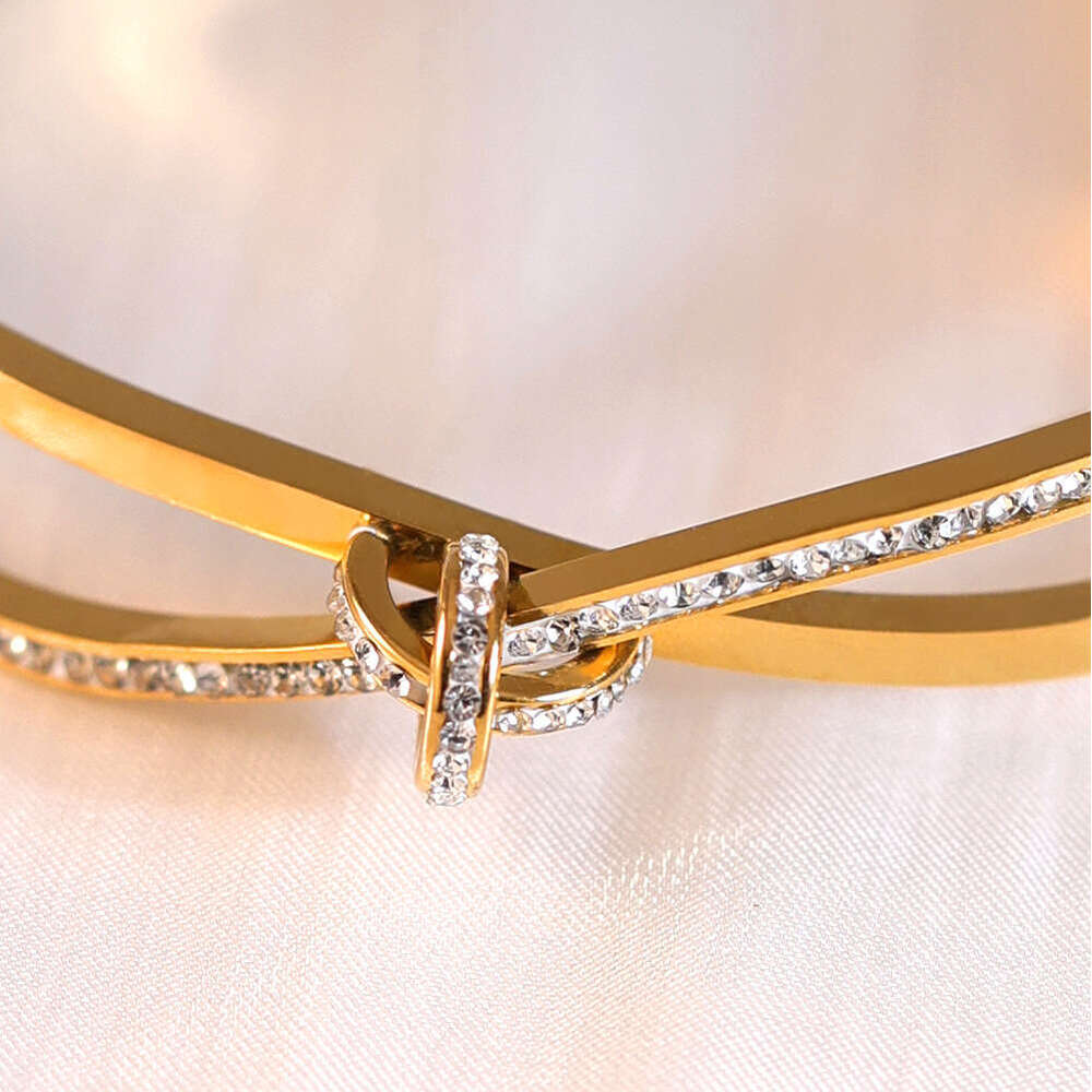 Luxury Jewelry Designer Bracelect Minimalist women's wholesale electroplated gold women's high-end and non fading jewelry titanium steel dia