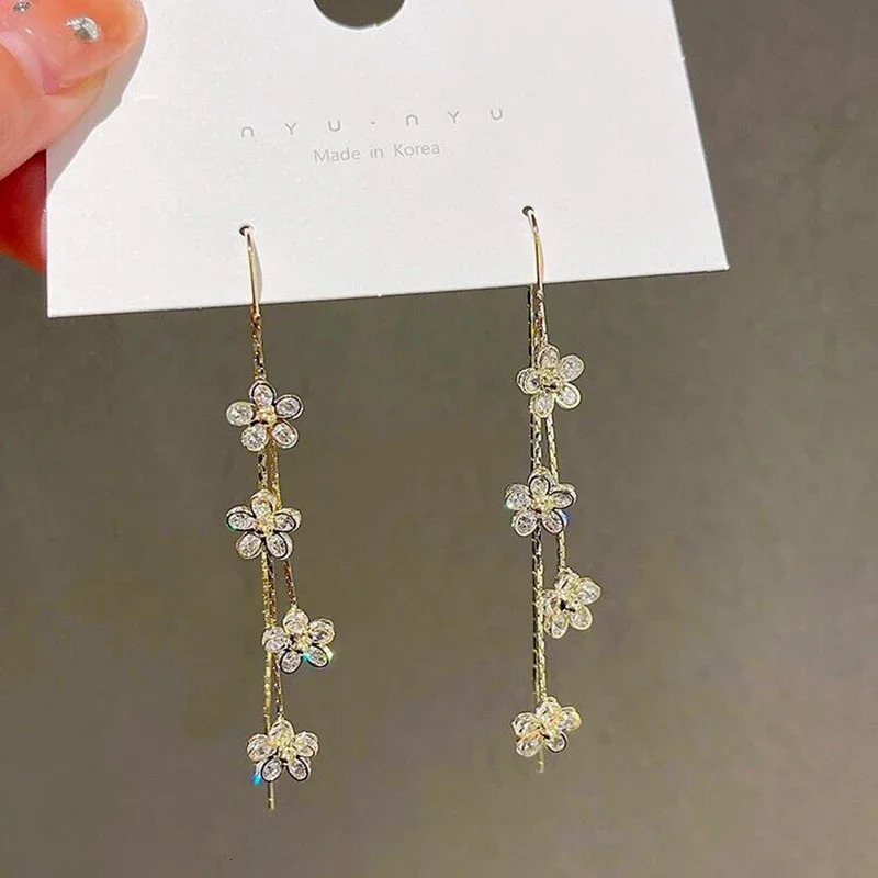 Elegant Zircon Flower Tassel Gold Color Ear Wire for Women Fashion Exquisite Sweet Temperament Ladies Party Jewelry Gifts 250513
