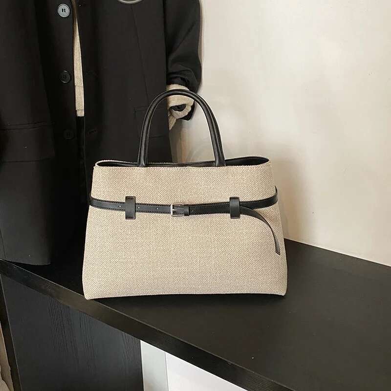 Stylish Solid Color Messenger Bag - Elegant Leather Tote With Paris Inspired Design, Trendy Commuter Crossbody Purse