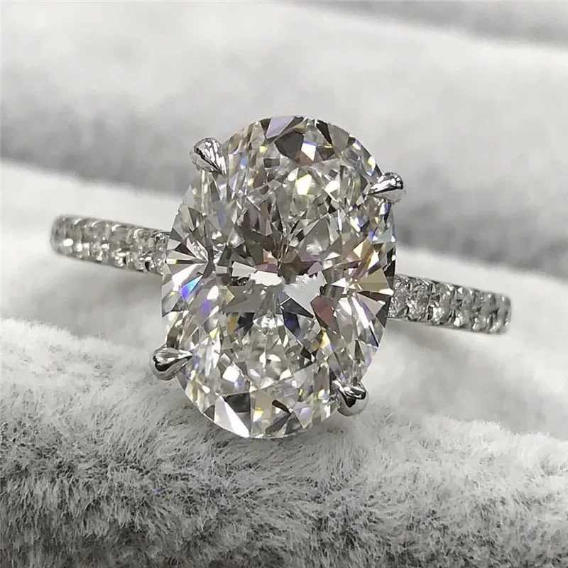 Luxury Female Promise Ring 925 Sterling Silver Big Diamond Moissanite Party Wedding band rings for women Bridal Jewelry GiftXJ250514