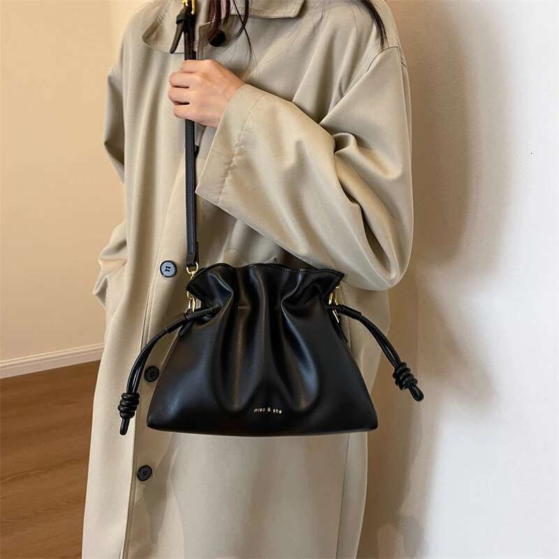 Soft PU Leather Female Small Shoulder Pleated Cloud With Drawstring Solid Bucket Ladies Simple Chic Hobo Bag Satchel