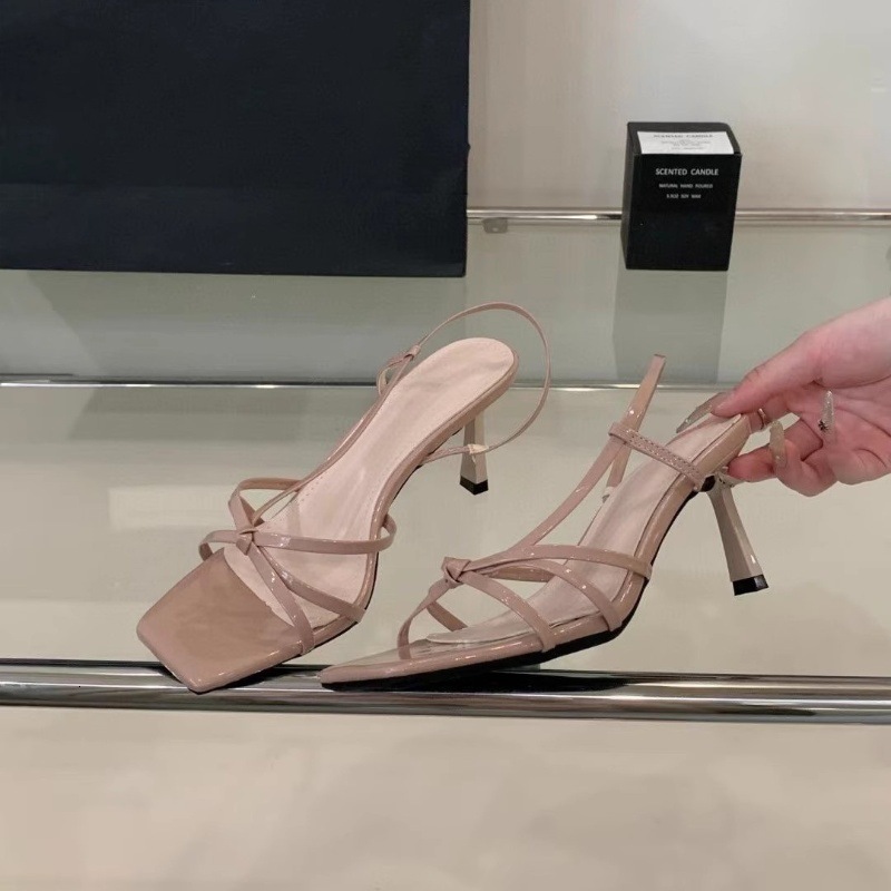 Designer Designer sandals Fairy Style~New Gold High Heels Women's French Roman Sandals 2025 Hollow Matching Skirt High Heels Sandals