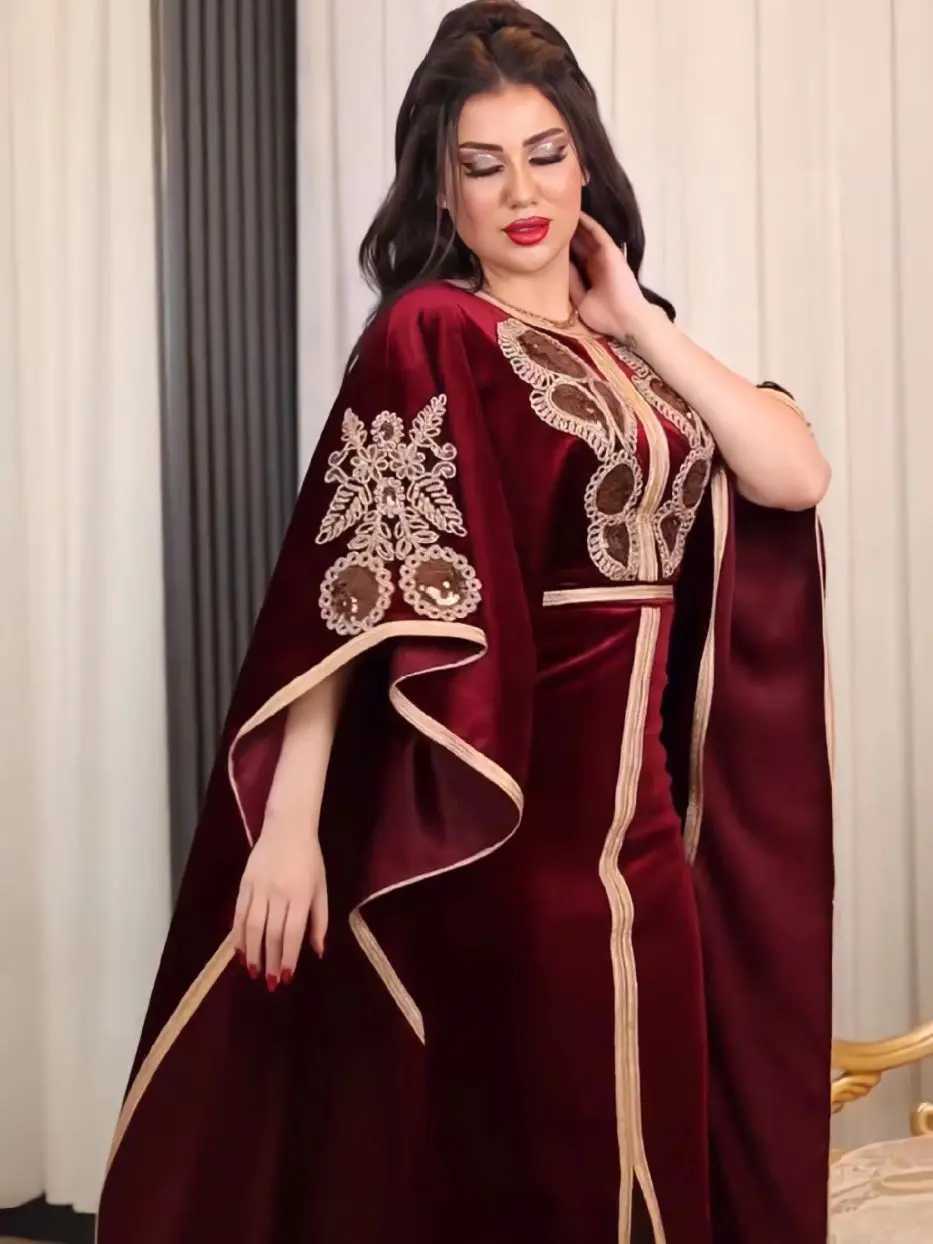 Ramadan Luxury Muslim Fashion Bat Slve Moroccan Turkiye Dubai Dress Middle East Arab Dress Sequins Golden Velvet Long Dress X250514