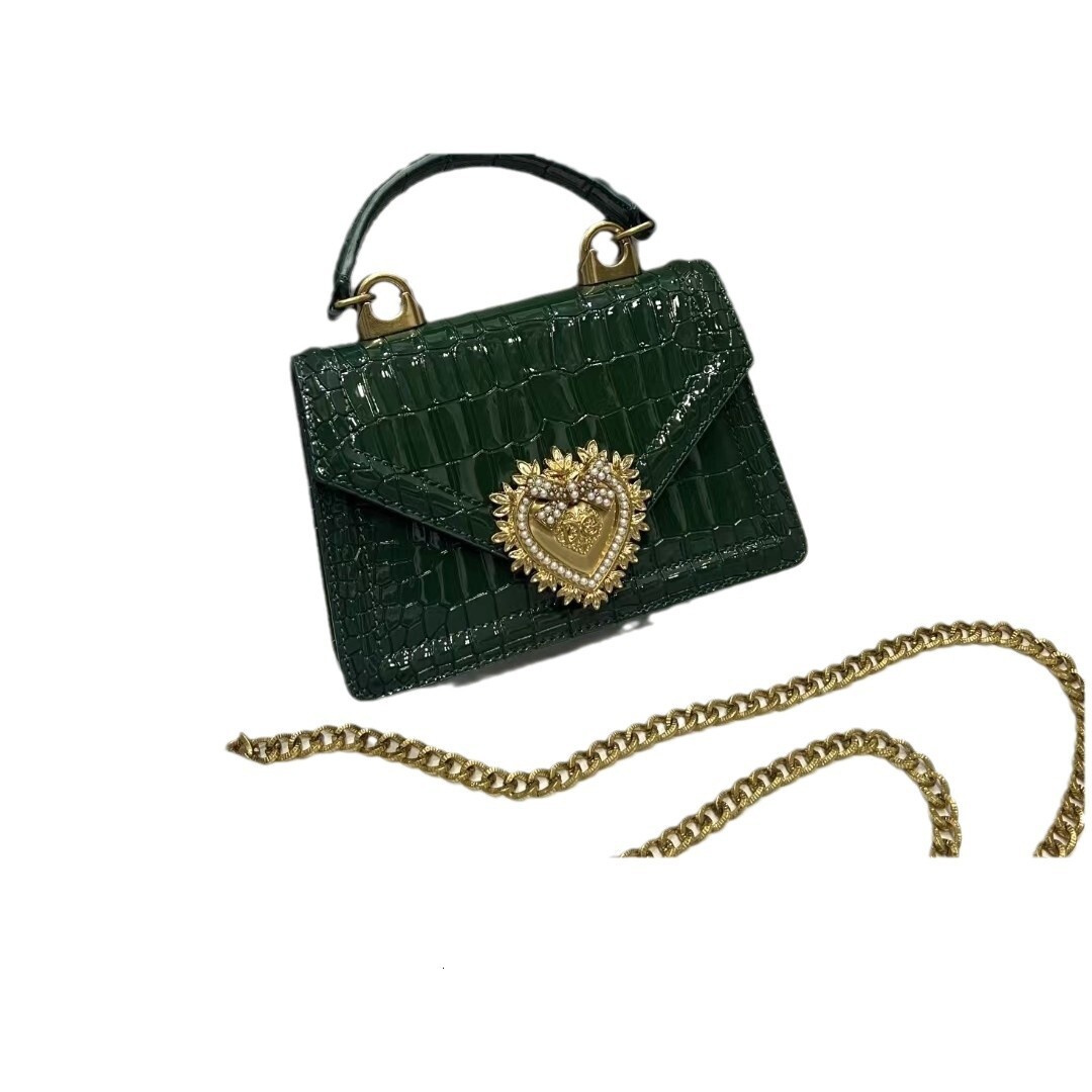 High Quality New Free Designer Bag 2025 New Crocodile Pattern Cowhide Handbag Love Bow Chain Single Shoulder Diagonal Leather Women's Bag