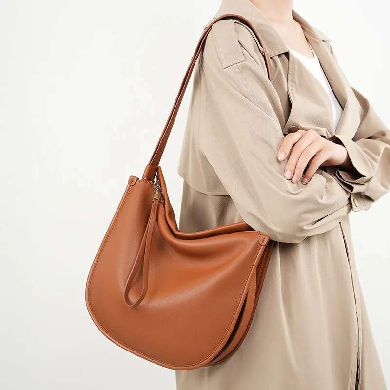Lazy style 2025 minimalist and comfortable soft leather tote bag, cowhide commuting large capacity single shoulder crossbody bag