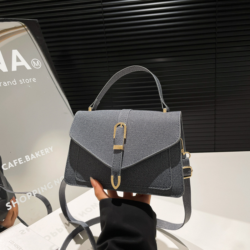 Fashionable Minimalist For Women 2025 New Trendy Summer Single Shoulder Women's Bag Personalized And Stylish Casual New Free Delivery Designer Ba