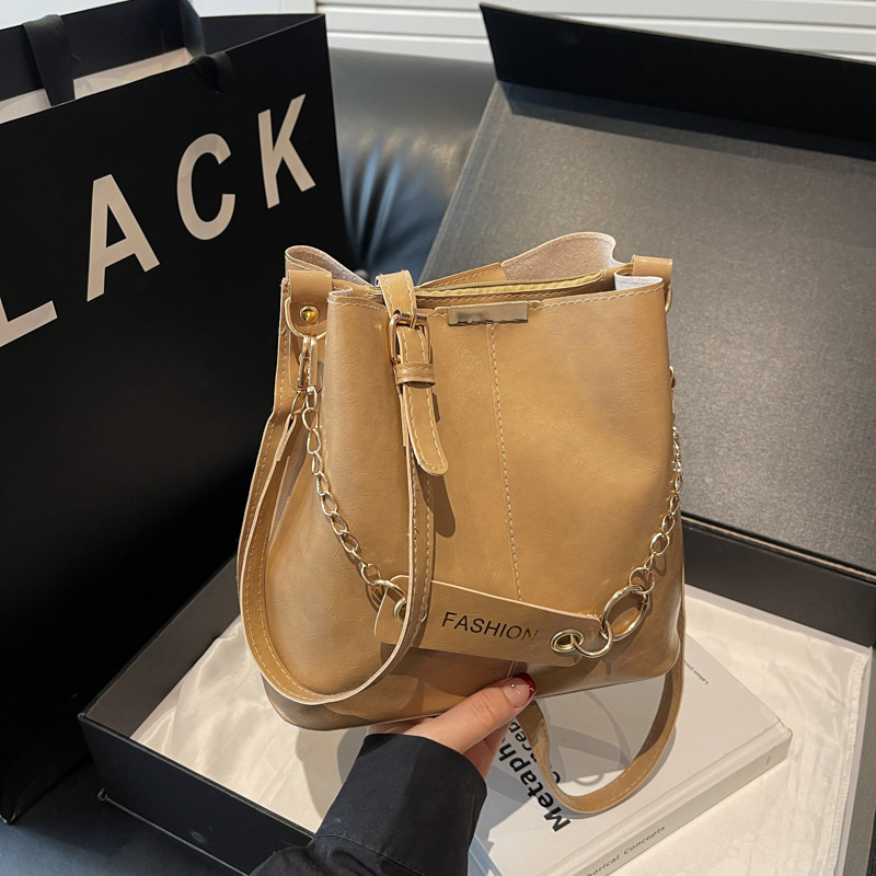 Free Delivery Designer Bag Women's 2025 New Crossbody Bucket Feeling Versatile Shoulder This Year's Popular Commuting For Women Luxury Bag