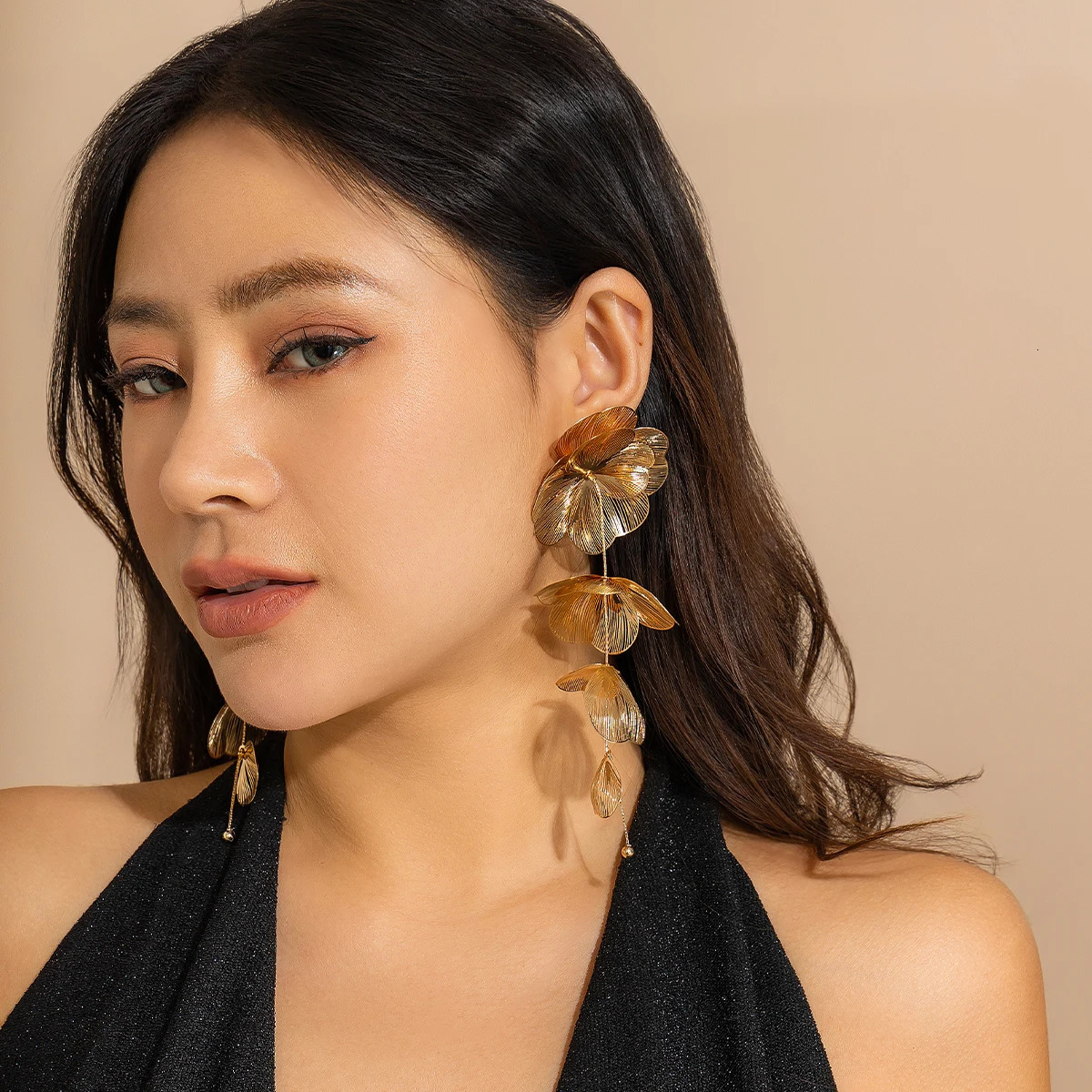 Exaggerated Gold Color Big Petal Flower Drop Earrings for Women Classic Metal Long Hanging Piercing Earrings Y2K Accessories 250514