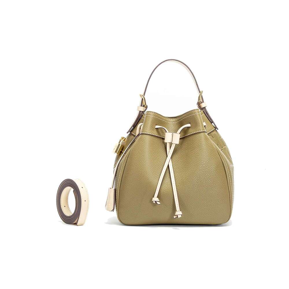 Classic Retro Style Metal Accessories Fashion Solid Color Drawstring Opening Design Simple Ladies Handbag