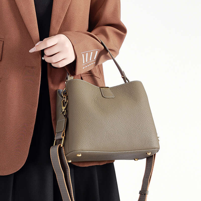 Crossbody women in summer 2025, bag for women, high-end niche handbag with large capacity, new casual and versatile fashion