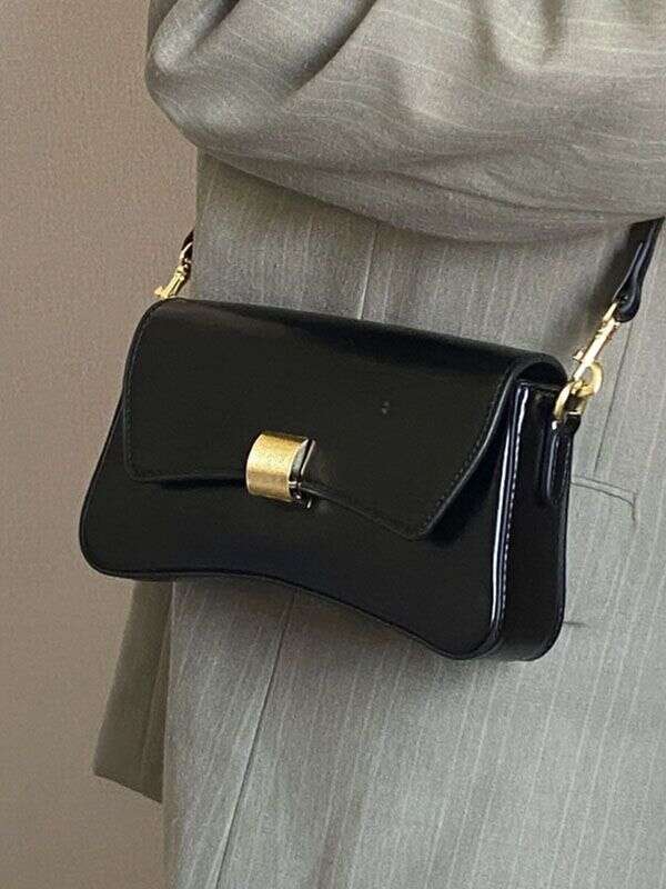Advanced feeling stick armpit women's new niche fashion commuting bag, versatile single shoulder crossbody bag