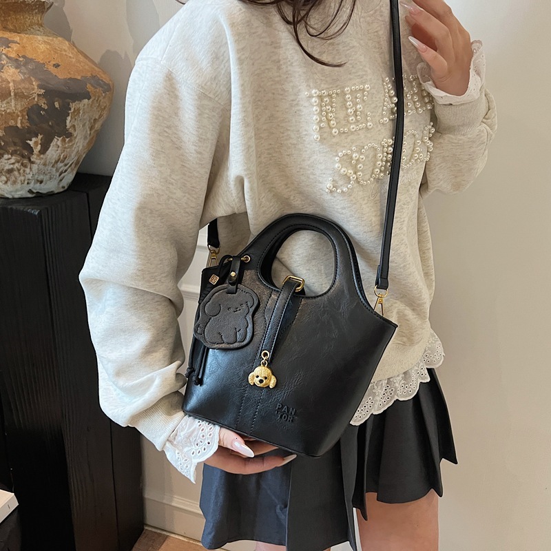 Designer Handbag Small Niche Fashion Simple One Shoulder Casual Bag Hand held Bucket Multifunctional Women s New Mini Storage Bag Free Shipping