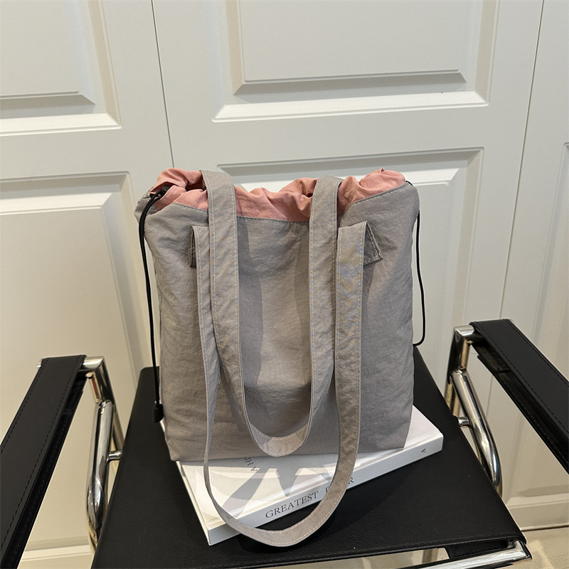 Ladies' Fashion Shoulder Drawstring Leisure New Free Delivery Designer Bag 2025 Early Spring New Luxury Bag Style Stylish Tote Children's Ba