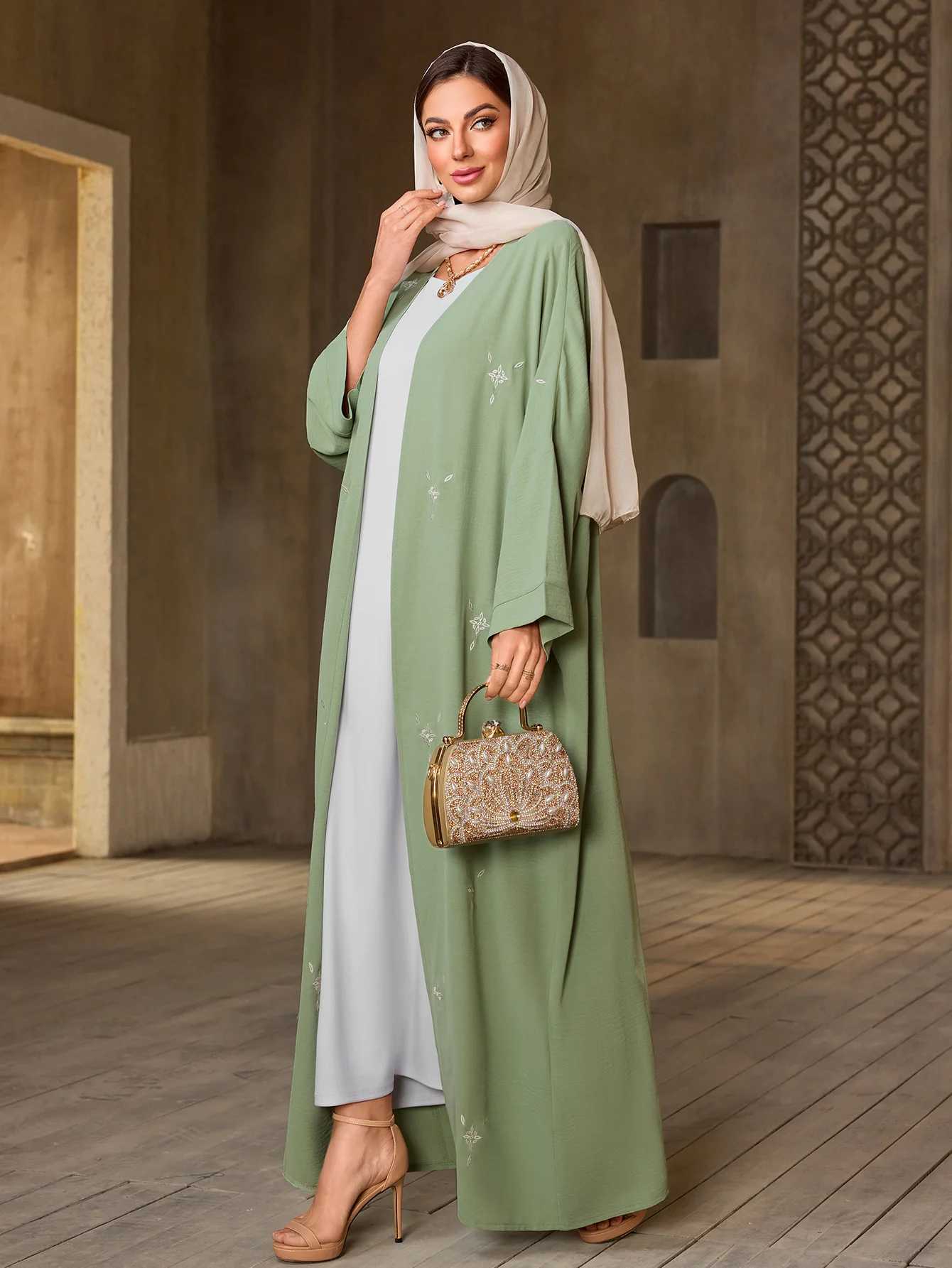 Muslim Womens Light Grn Islamic Abaya with Embroidery for Modest Fashion in Dubai Saudi Arabia and Other Middle East Regions X250514