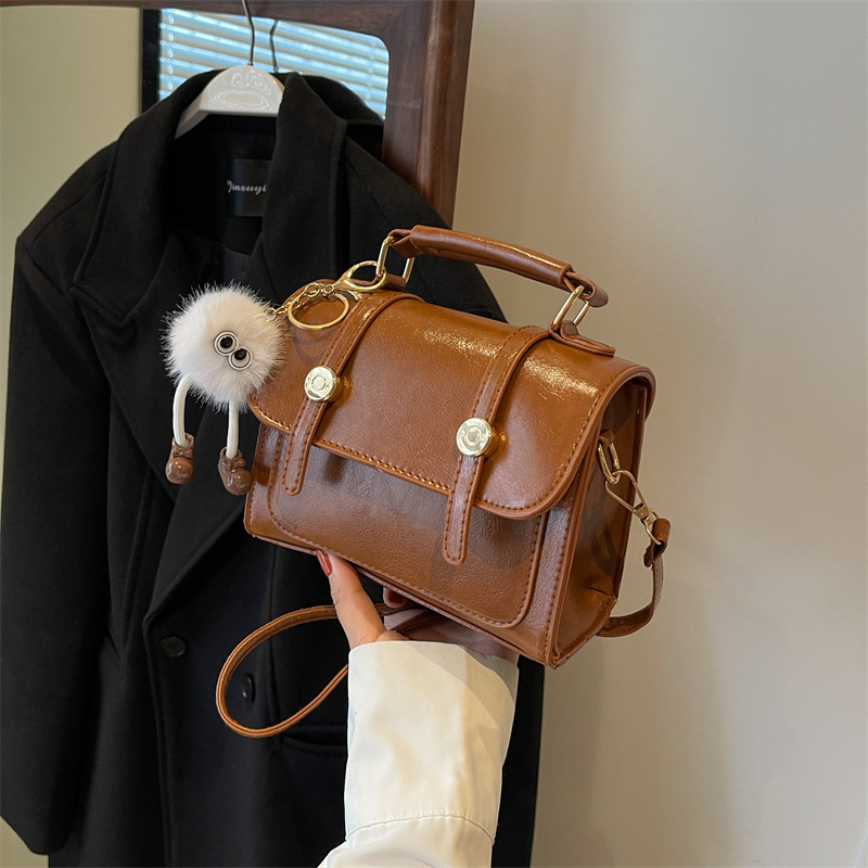 Free Delivery Designer Bag Temperament Commuting Fashion Hand 2025 Winter Versatile Instagram Solid Color Texture Crossbody Small Square Bag Luxury Ba