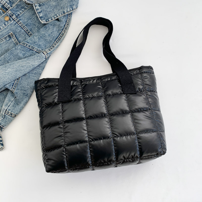 Free Delivery Designer Bag Personalized Fashionable And Versatile Internet Celebrity Hand 2025 Winter New Style Stylish Texture Makeup Class Single Sh