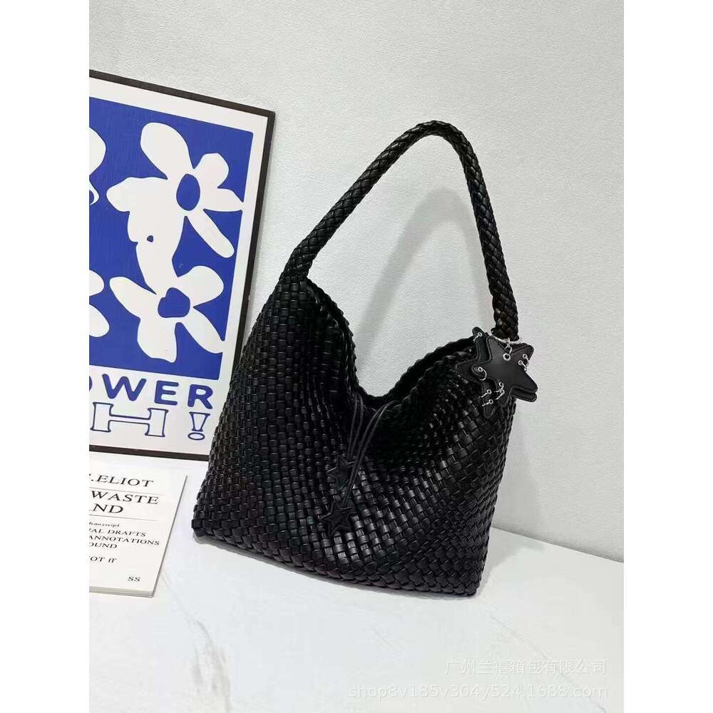 Tote Bag High End Niche Design Handmade Woven Large Capacity Tote Bag Casual And Lazy Style One Shoulder Underarm Bucket Bag KQ