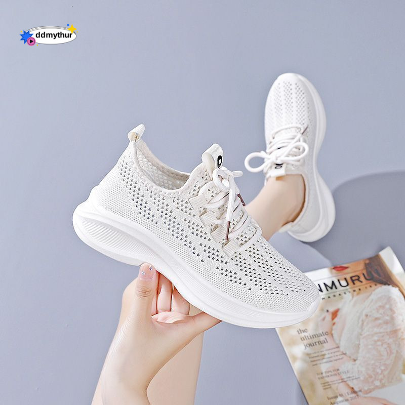 New summer breathable hollowed out sports with a casual, lightweight, and shock-absorbing surface for women. Non slip running soft soled mesh shoes ar