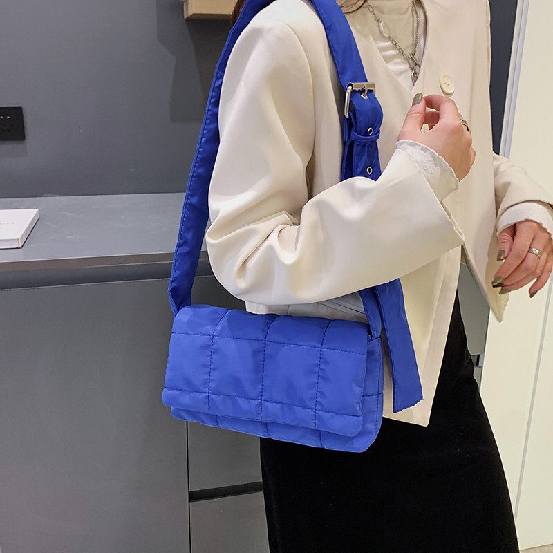 Free Delivery Designer Bag 2025 Instagram Fashion Trend Net Red Solid Sponge Pillow Nylon One Shoulder Crossbody Space Cotton Bag Luxury Bag