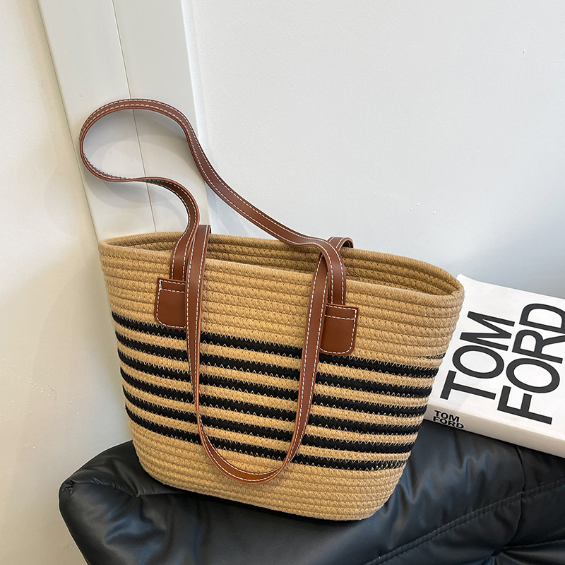 Free Delivery Designer Bag Woven Grass Woven For Women Large Capacity 2025 New Summer Versatile Shoulder Textured Commuting Beach Luxury Bag
