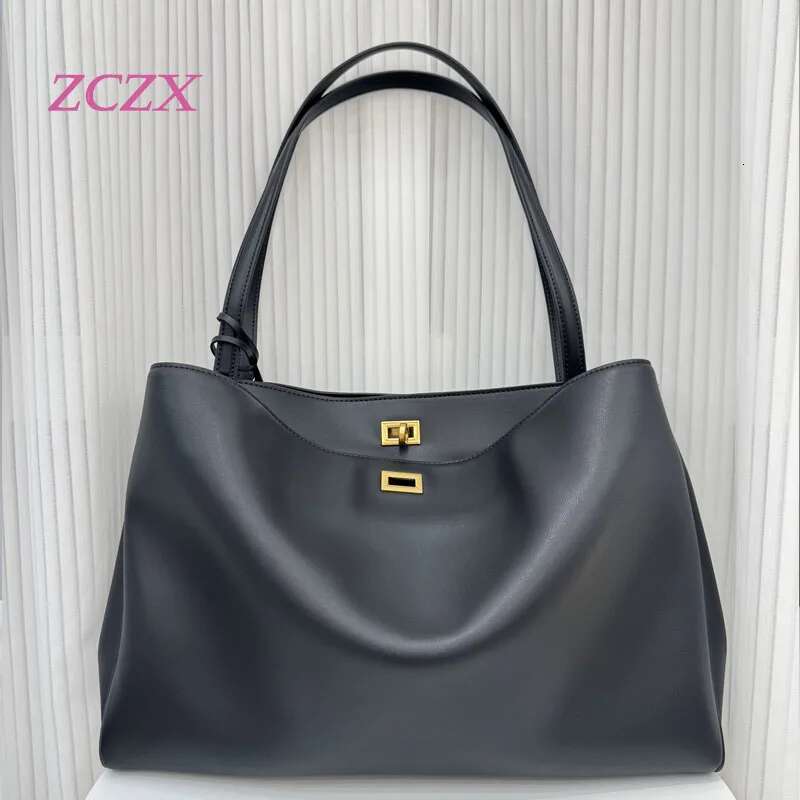 Design Hot Selling Motorcycle Shoulder Commuter Crossbody Armpit Genuine Leather Large Capacity Tote Bag