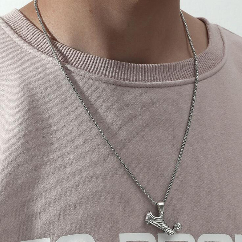 Trendy outfits for both men and women, personalized retro hip-hop, football, trendy and cool accessories