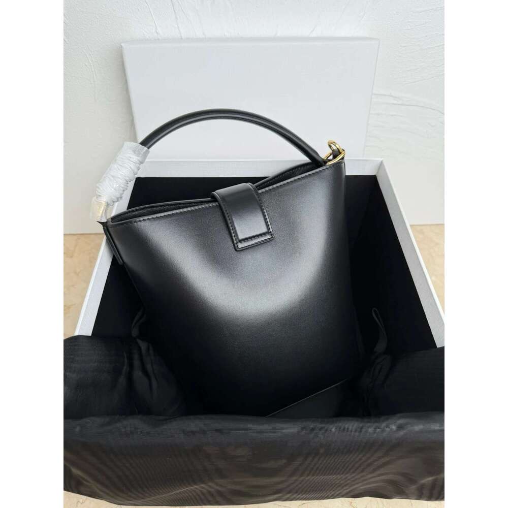 New Bucket Handbag Cowhide Single Shoulder Diagonal Cross Fashionable Versatile Classic Women's Bag