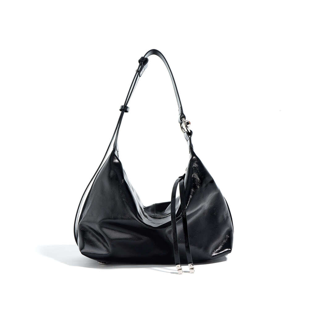 2025 New Oil Wax Leather Tote Bag Niche Design Trend Large Capacity High-End Feeling Single Shoulder Crossbody Bag For Women