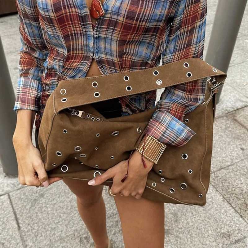 Brand Design Shoder Bag 2025 New Suede Hollow Handbag Wide Shoder Strap Underarm Bag Brown Brand Tote Box Storage Bag Z250514