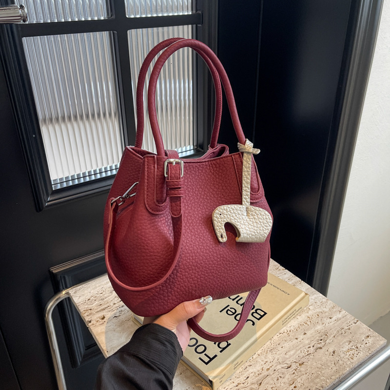 Designer handbag high end Western style women autumn and winter new fashion multifunctional basket bag single shoulder crossbody bag mini storage bag 