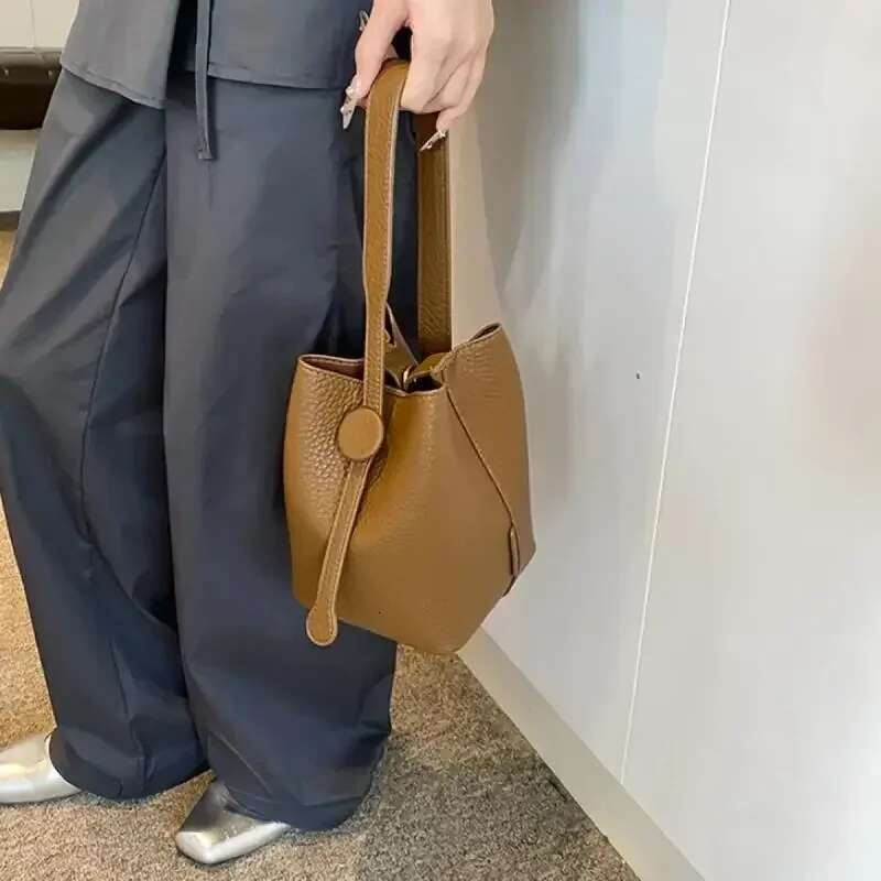 French Style PU Leather Bucket Bag Large Capacity Crossbody Shoulder Purse Retro Fashion Handbag For Commuting Travel