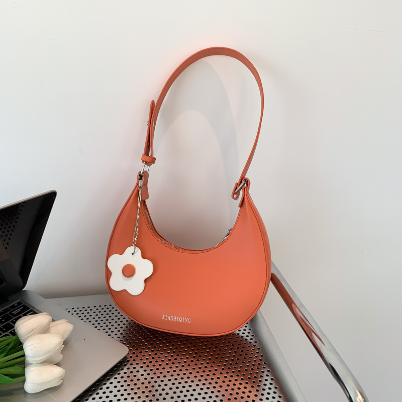 Free Delivery Designer Bag Small Fresh And Western Single Shoulder For Women 2025 Spring/summer Versatile Ins Underarm Korean Edition Solid Color Dump