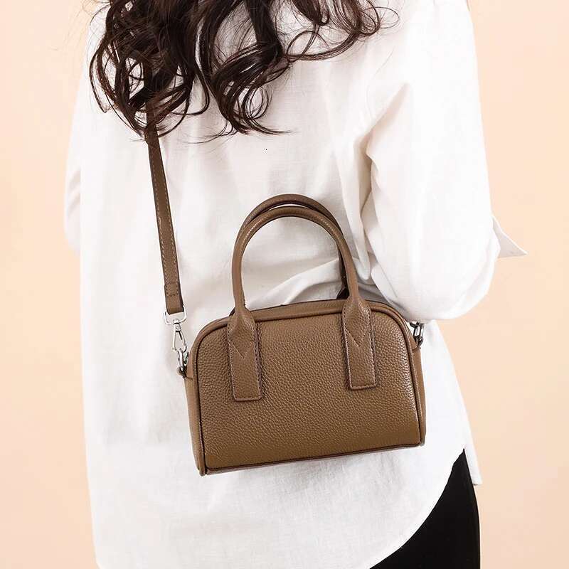 Leather Boston Pillow Women's 2025 New Soft Cowhide Premium Commuter Casual Handheld Messenger Bag
