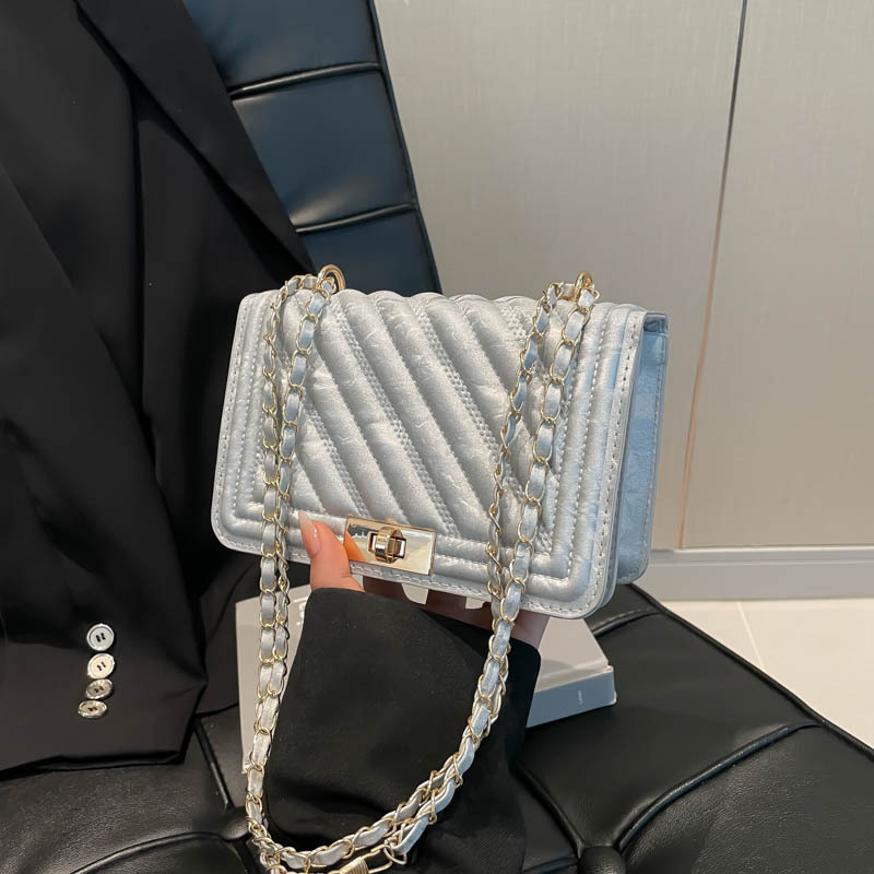 Leisure Embroidery Thread Buckle Women's Spring And Summer New Luxury Bag Free Delivery Designer Bag 2025 New Chain Commuting Fashion Simple Sing