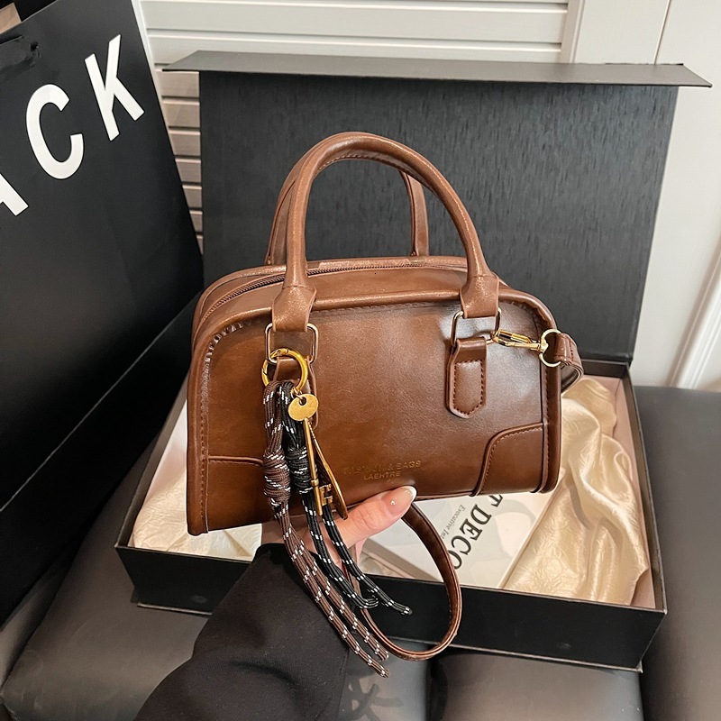 Free Delivery Designer Bag Small Versatile Autumn And Winter 2025 New Fashion Single Shoulder Crossbody For Women Hand Held Commuting Pillow Luxury Ba
