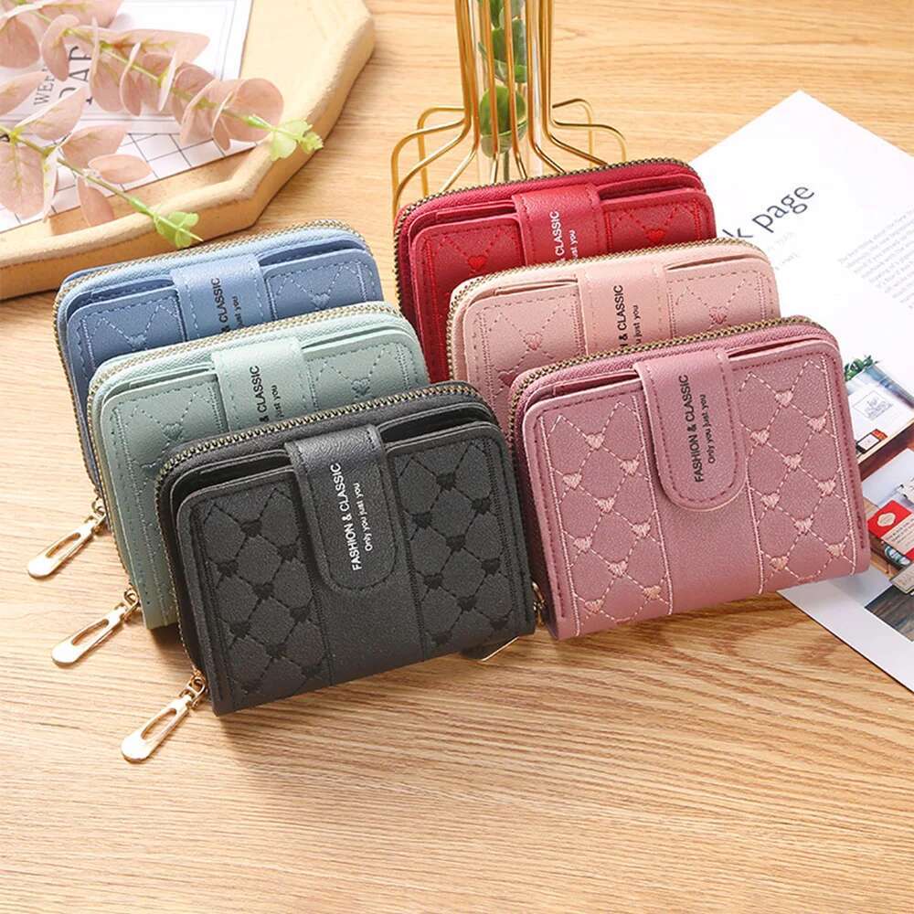 1Pc Women Wallets Embroidered Love Heart Short Wallet Fashion Ladies Card Holders Clutch Bag ID Holder Zipper Snap Coin Purse