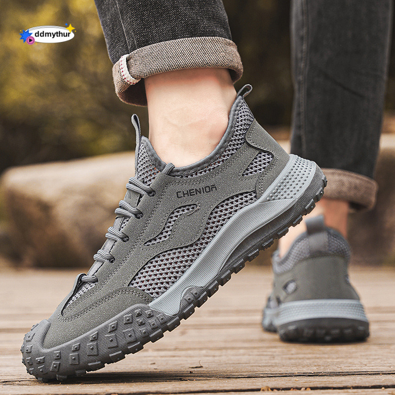 Labor protection mesh lightweight summer men's breathable odor proof construction site anti slip and wear-resistant casual sports shoes men ddmyt