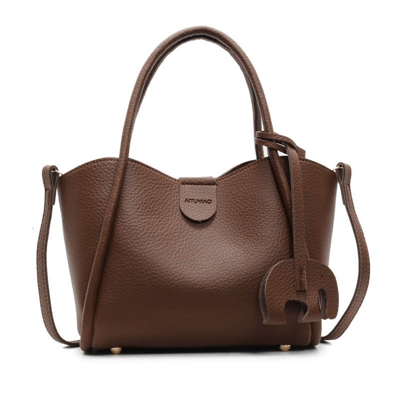 Vegetable Basket Handbag for Women 2025 New Spring/Summer Simple Water Bucket Steamed Bun Mother Advanced Sensory Communication Qin Crossbody Bag