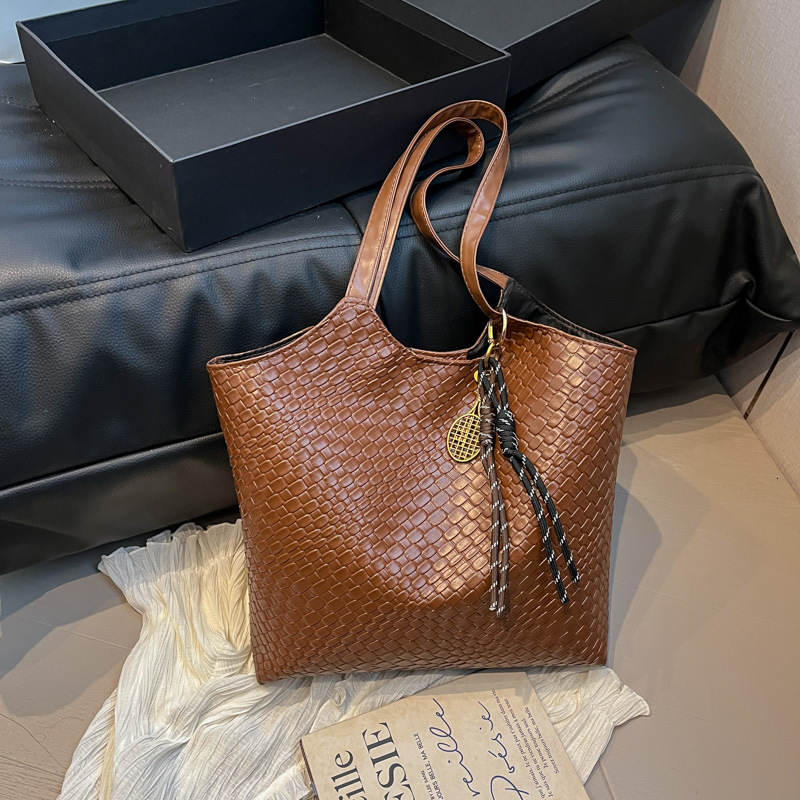Free Delivery Designer Bag Women's Large Capacity Shoulder 2025 Winter New Versatile Commuting Armpit Popular This Year Tote Trend Luxury Bag